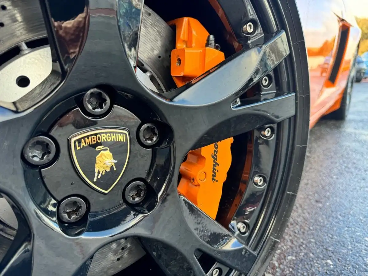 2012-lamborghini-gallardo-big-24