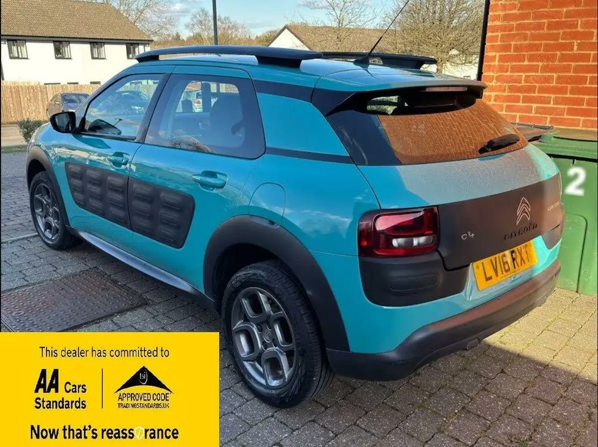 2016-citroen-c4-cactus-12-puretech-feel-82ps-ss-etg-big-2