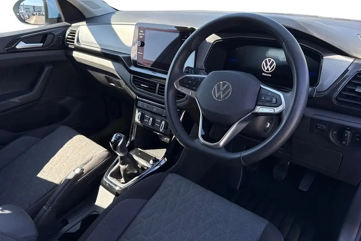 2024-volkswagen-t-cross-10-tsi-life-95ps-big-13