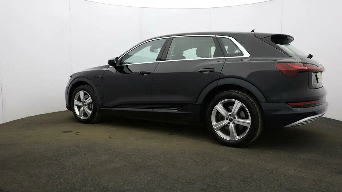 2021-audi-e-tron-50e-technik-station-wagon-big-4