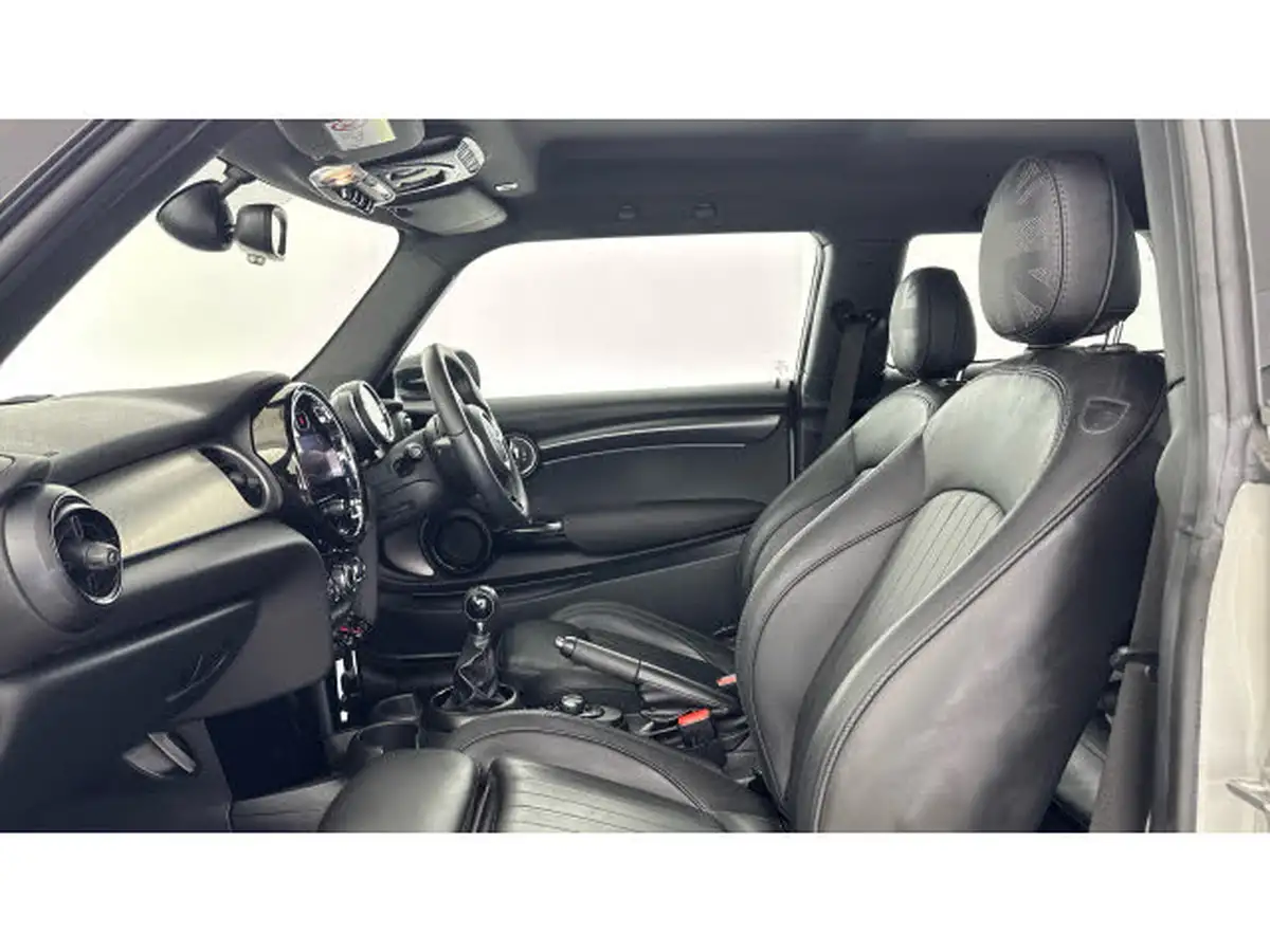 2021-mini-cooper-15-cooper-exclusive-hatchback-3d-big-43