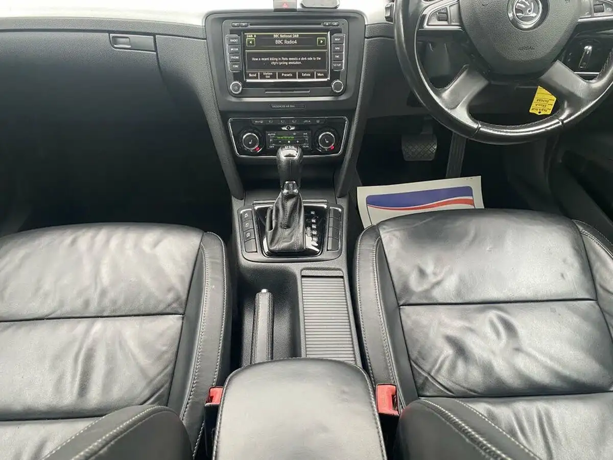 2014-skoda-superb-20tdi-elegance-170ps-hatchback-dsg-big-30