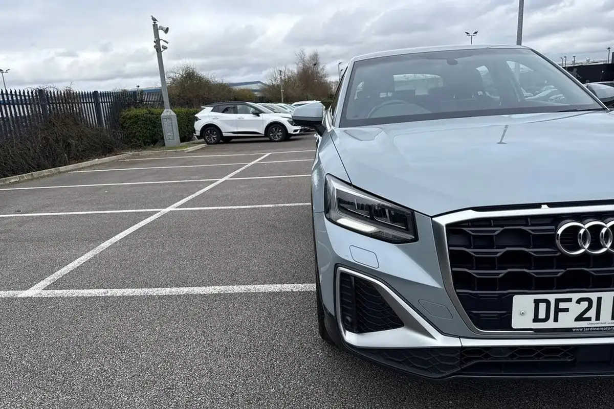2021-audi-q2-10-30-tfsi-s-line-big-24