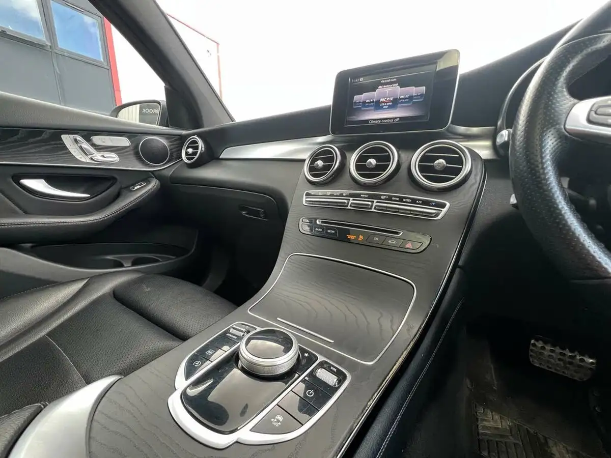 2018-mercedes-benz-glc-class-21d-glc250d-amg-line-premiumss-coupe-4d-big-44