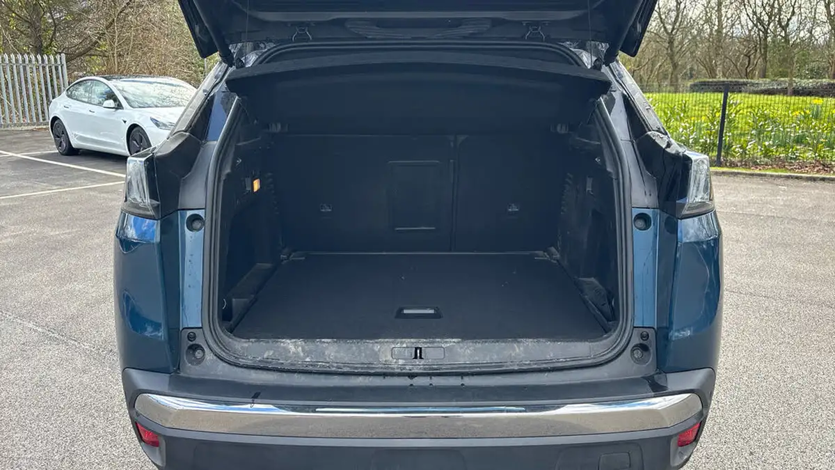 2021-peugeot-3008-suv-12-puretech-gt-premium-big-14