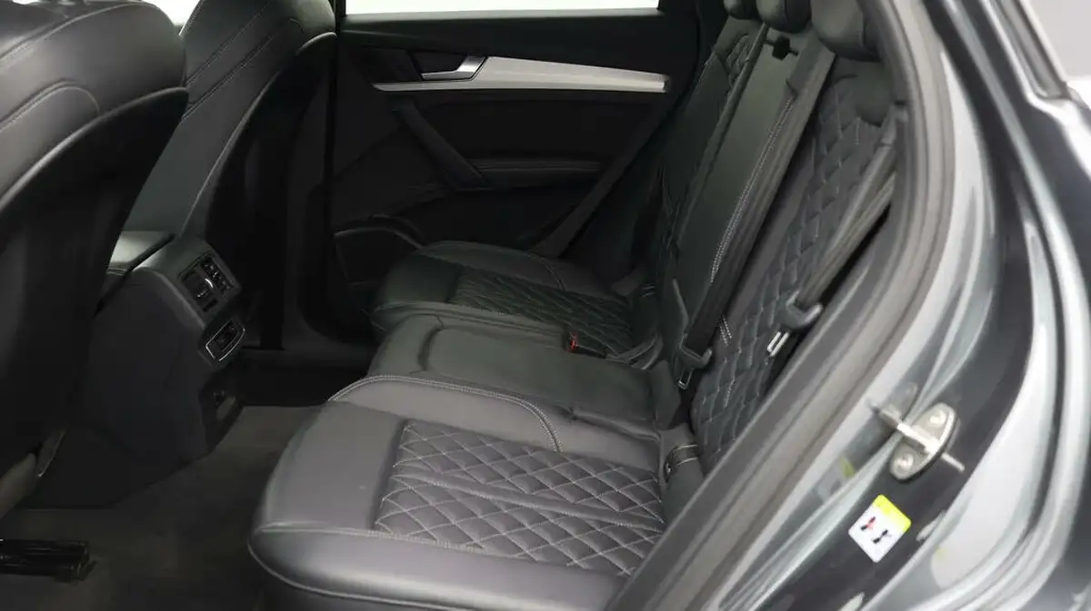 2020-audi-q5-20-55-tfsi-e-s-line-competition-big-15