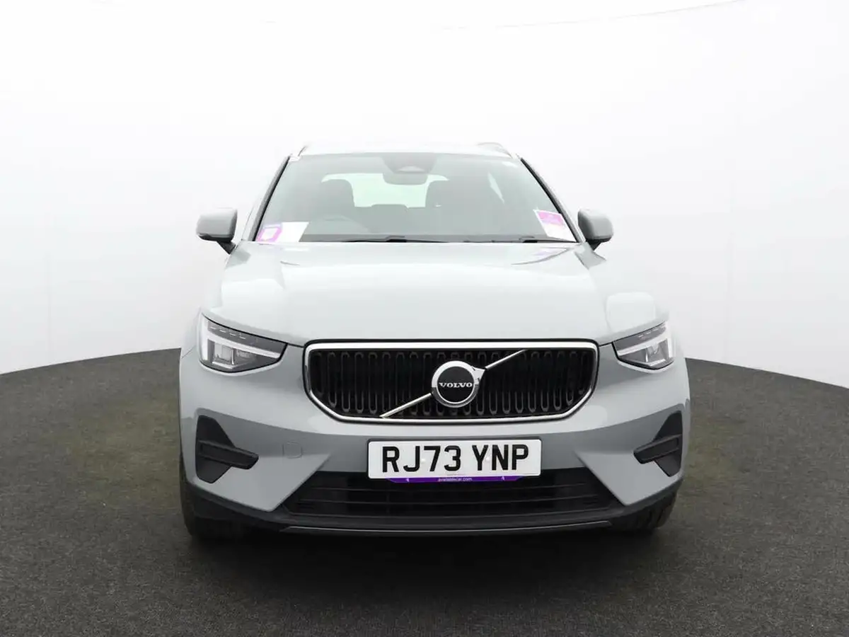 2023-volvo-xc40-20-b3-core-big-1