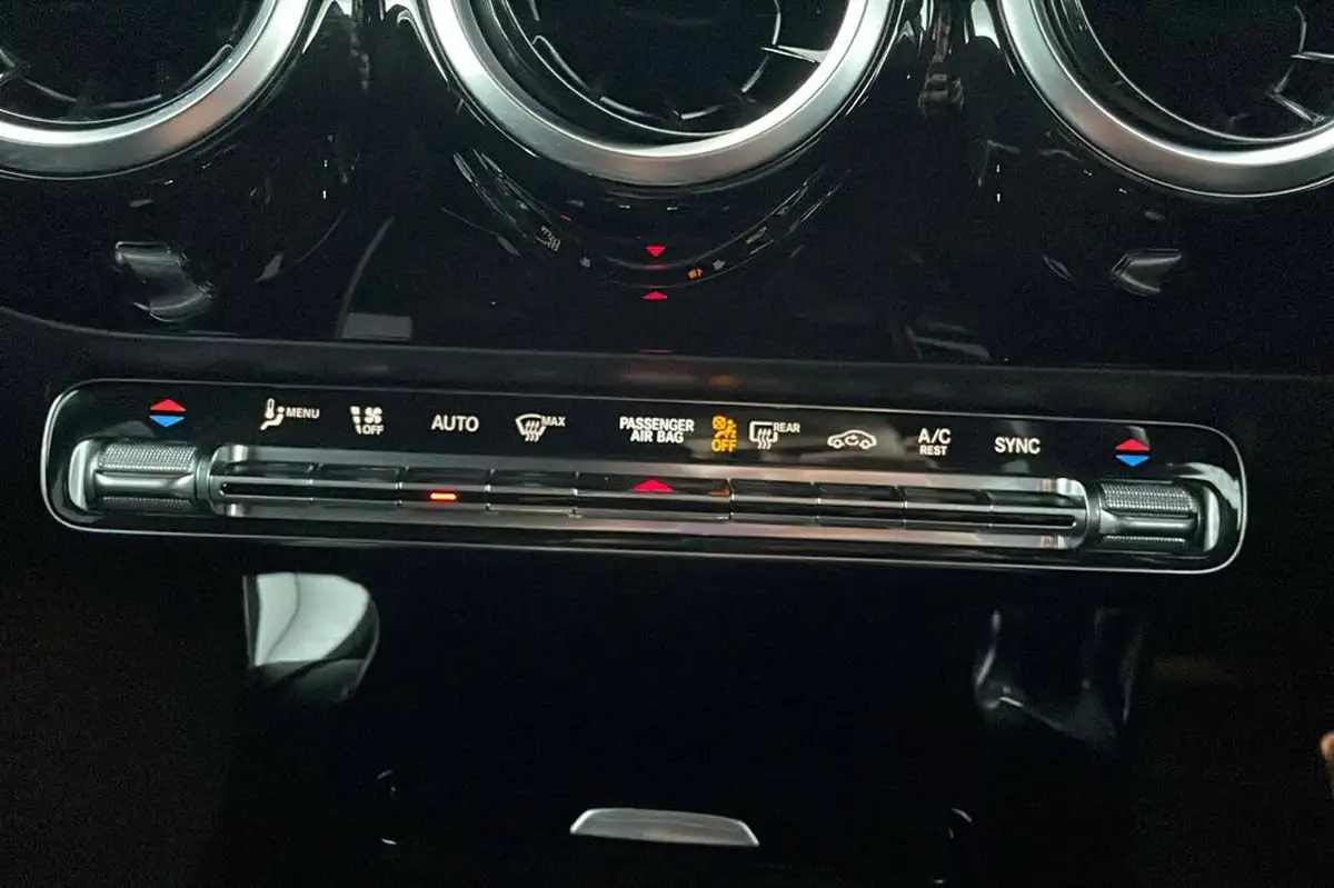 2020-mercedes-benz-cla-13-cla-200-amg-line-coupe-4d-7g-dct-big-14