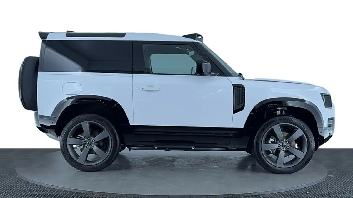 2025-land-rover-90-defender-30-d250-hard-top-s-90-big-2