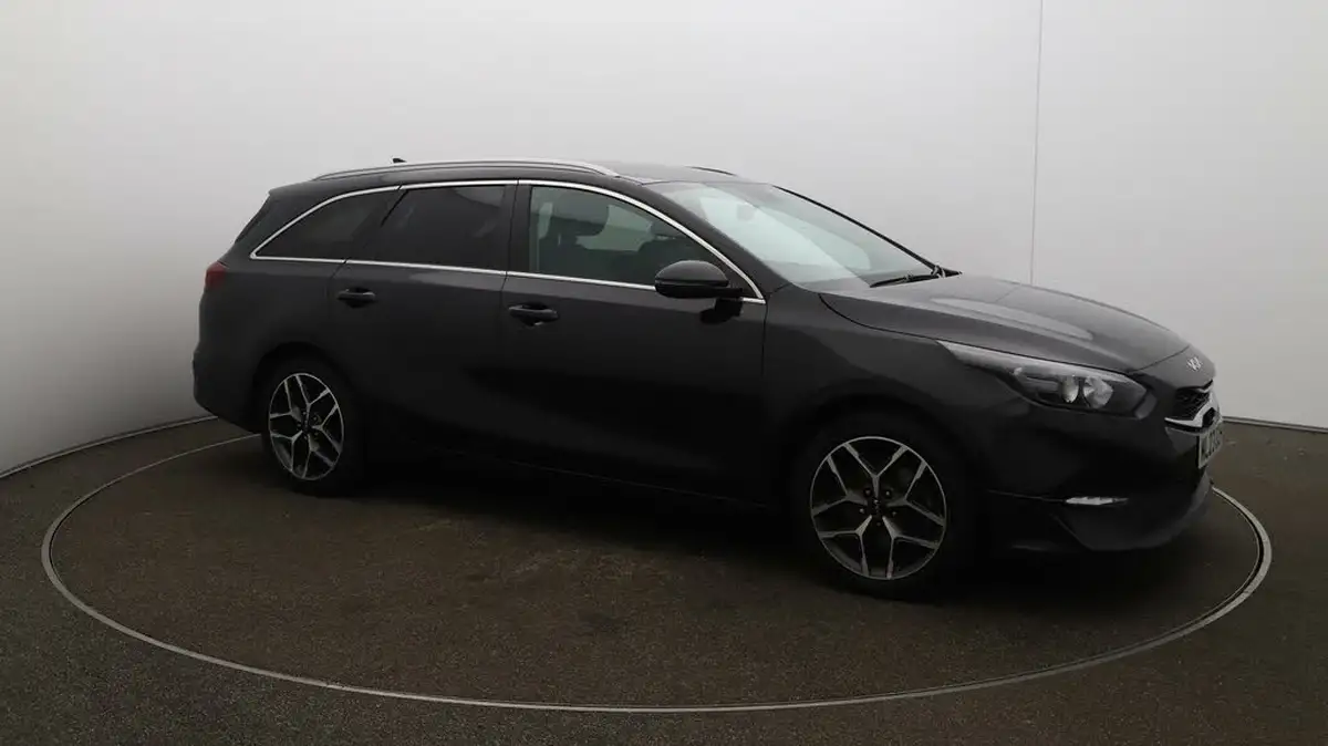 2022-kia-ceed-15-t-gdi-3-sportswagon-big-35