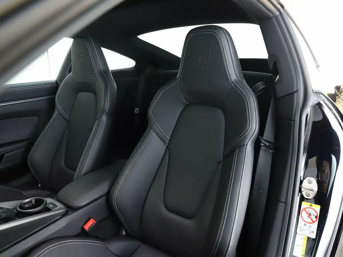 2024-porsche-911-30-carrera-4-coupe-big-38