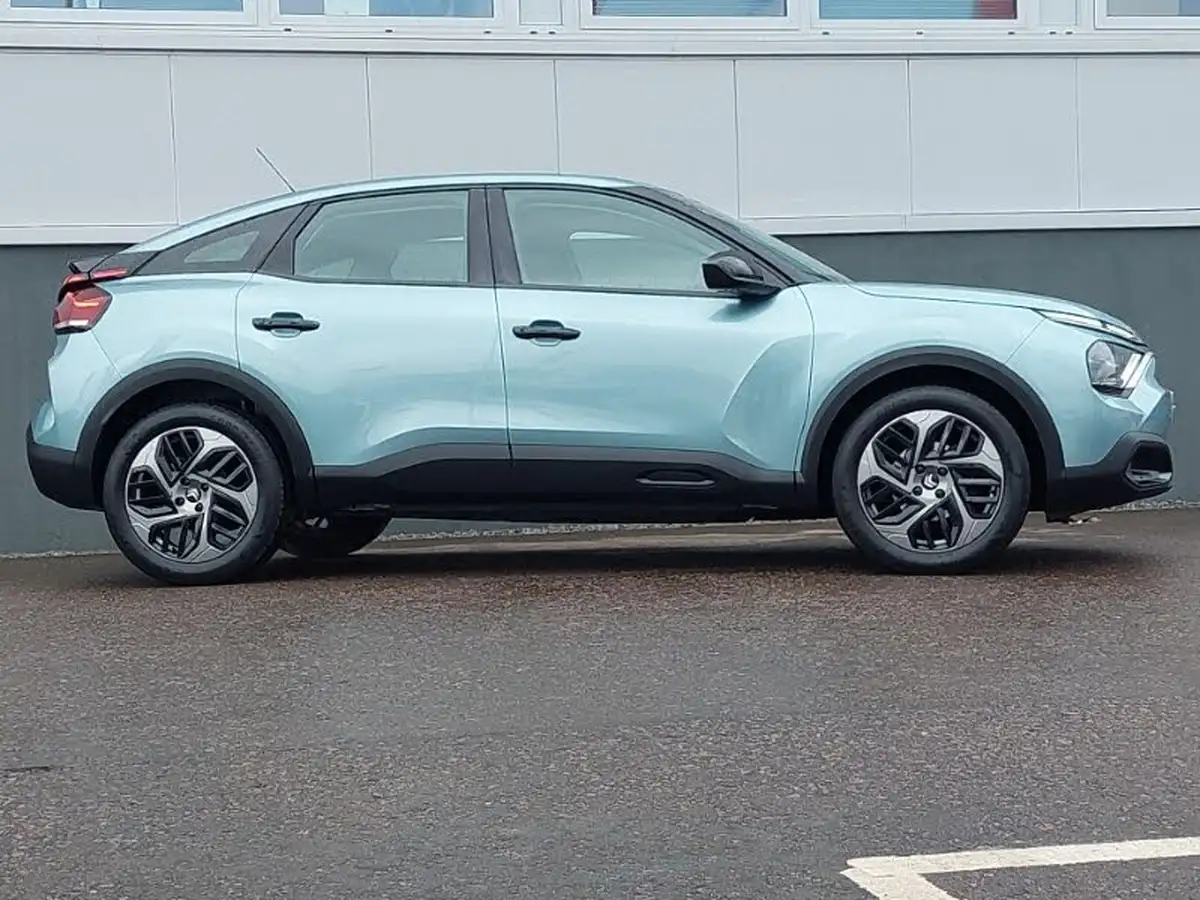 2023-citroen-c4-12-puretech-sense-big-18