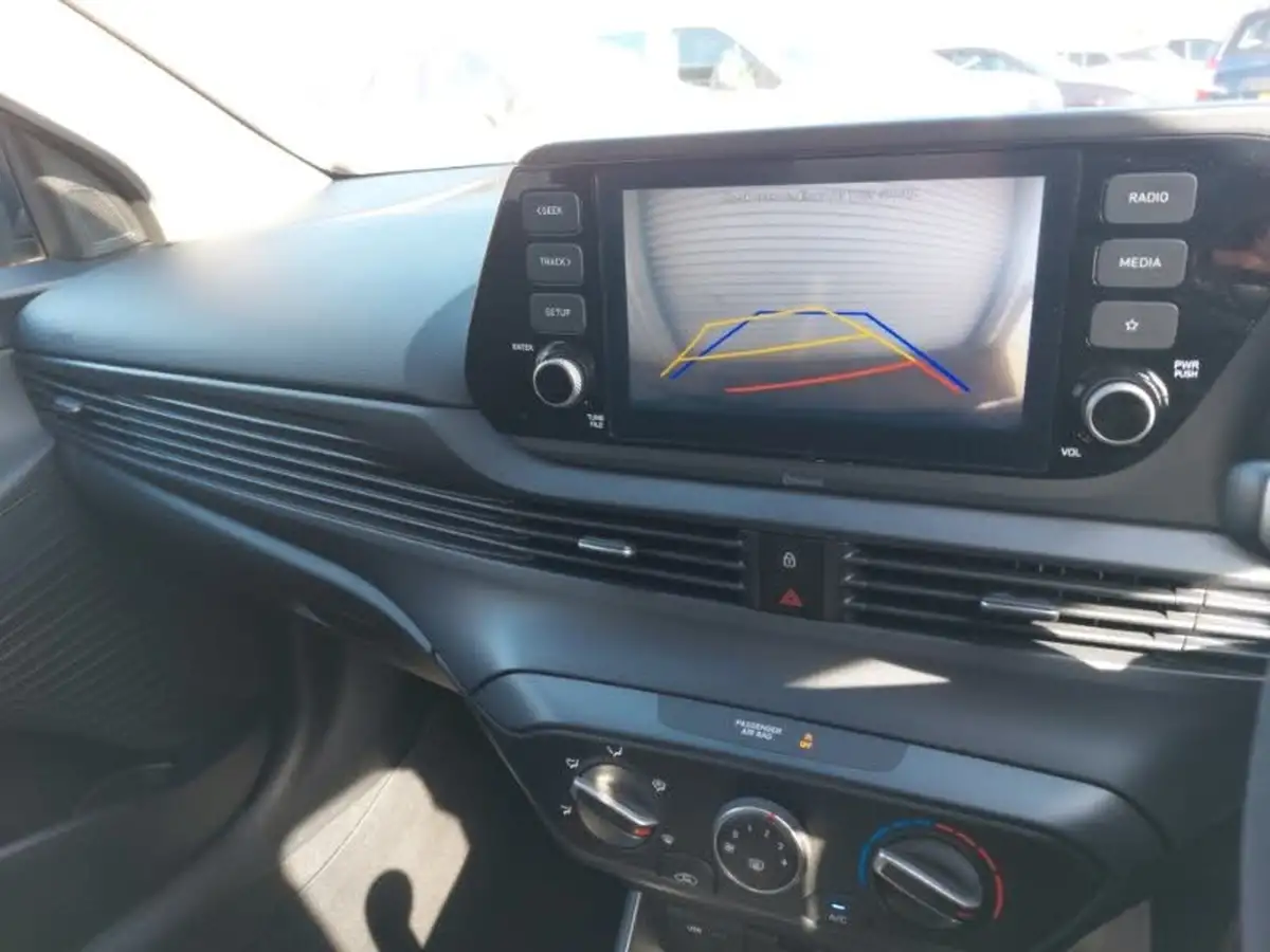 2022-hyundai-i20-10-t-gdi-se-connect-eclutch-imt-big-15
