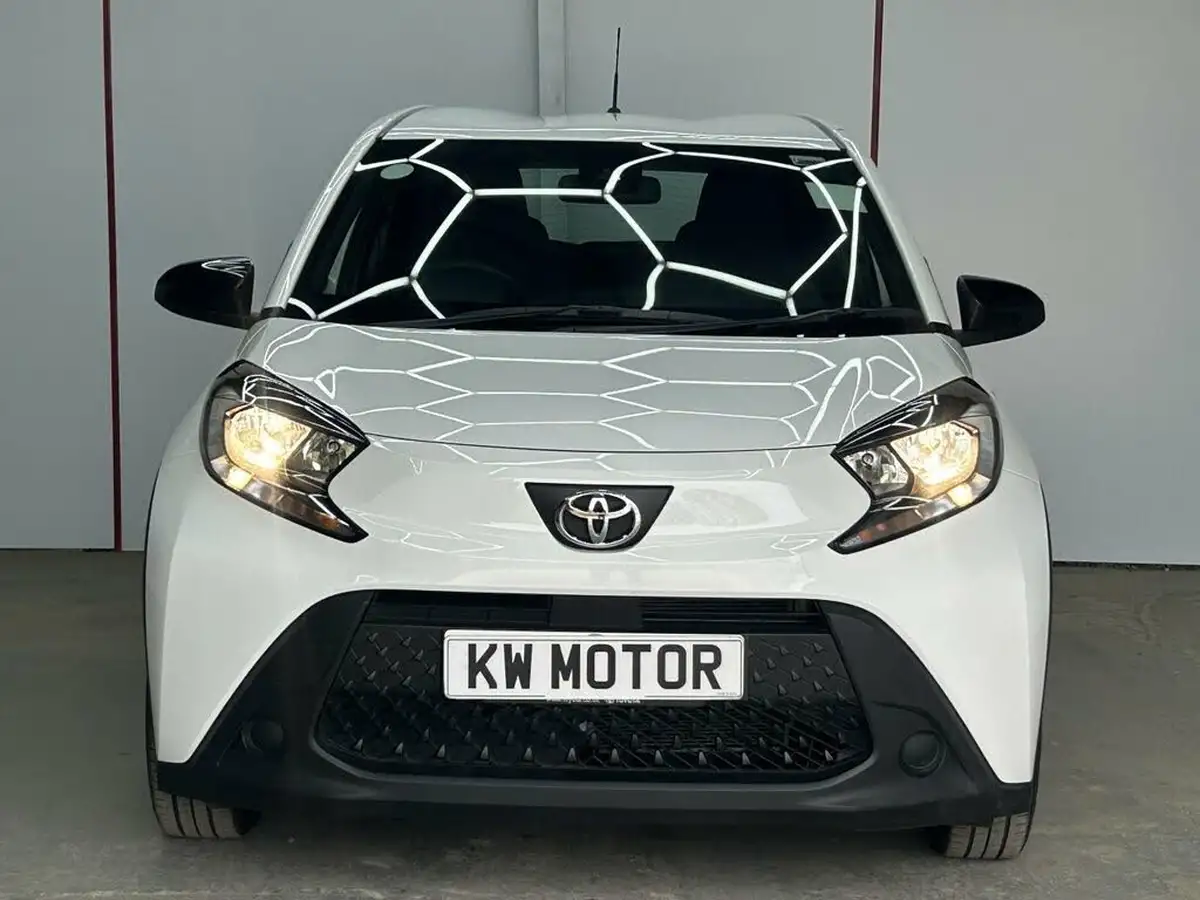 2024-toyota-aygo-x-10-vvt-i-pure-big-8