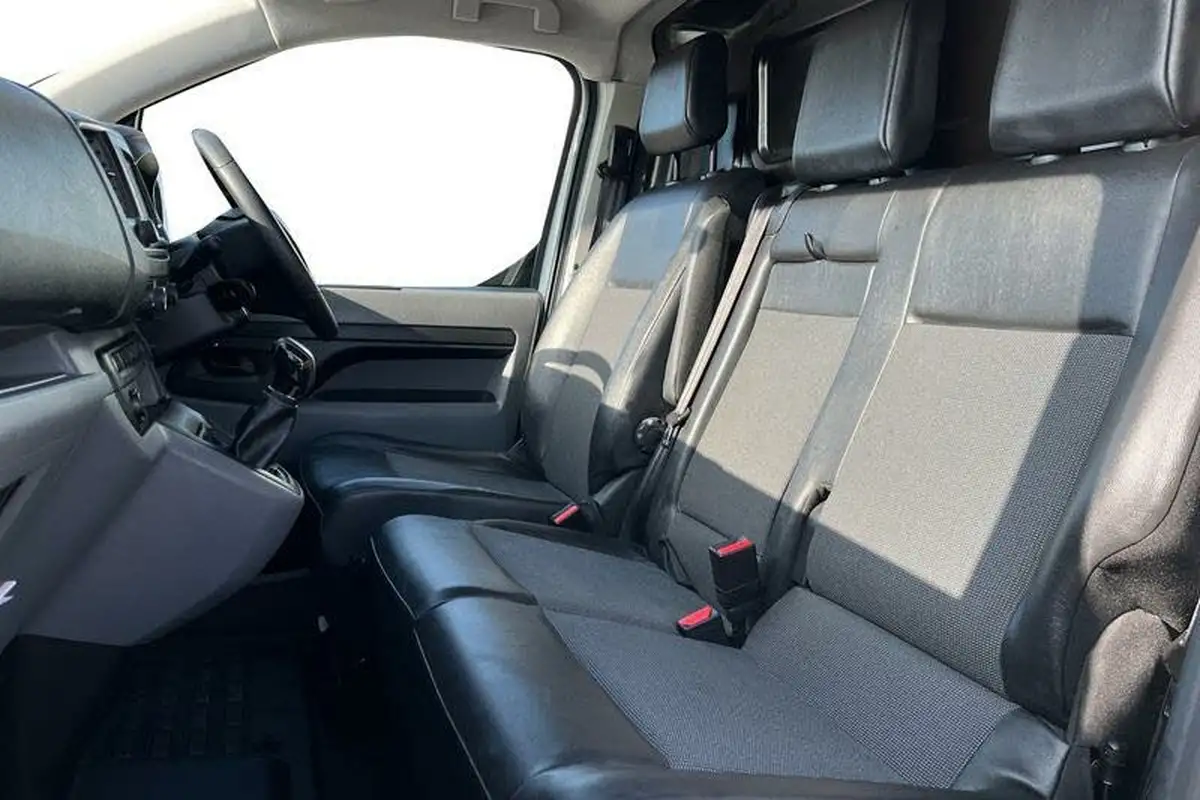 2017-citroen-dispatch-16bluehdi-enterprise-xs-1000-95pseu6-panel-big-8