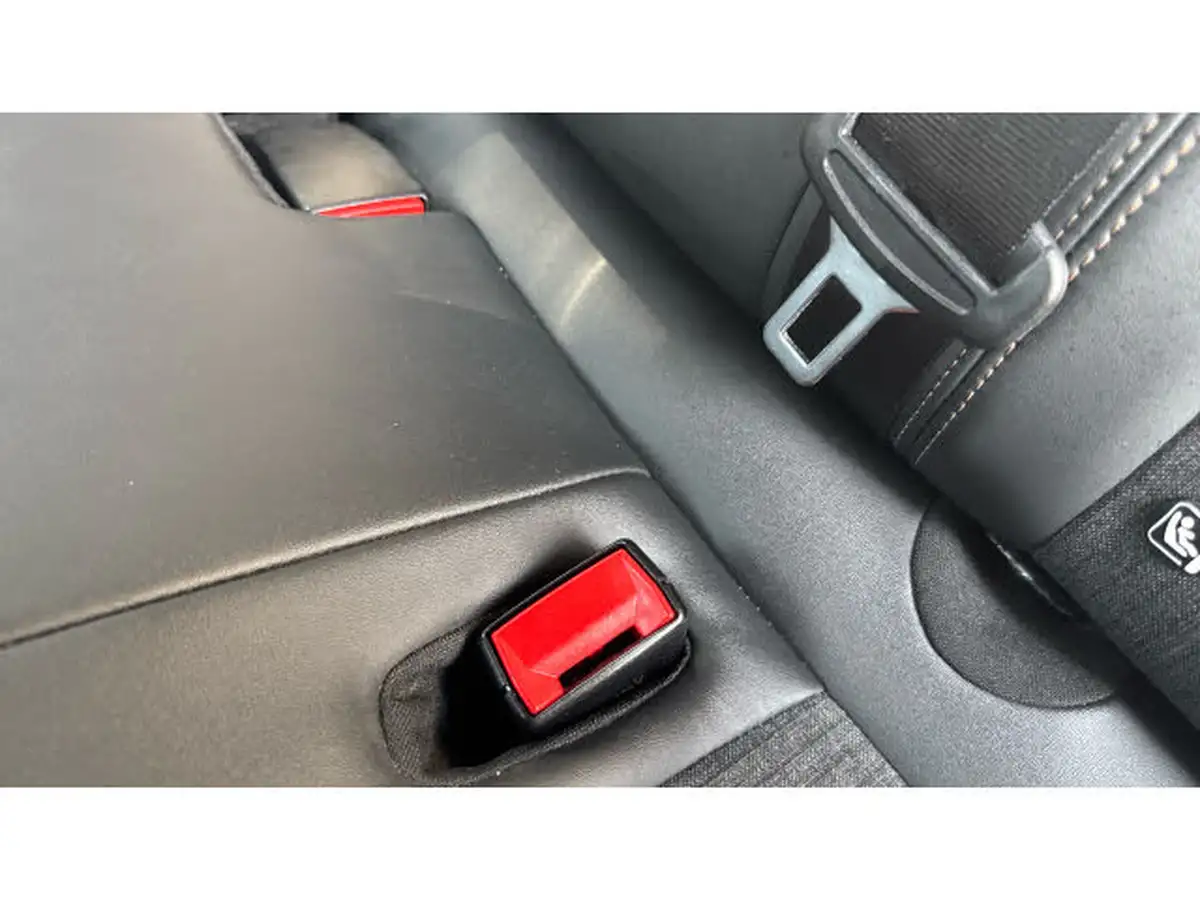 2019-peugeot-3008-suv-16-puretech-gt-line-180bhp-ss-eat8-big-16