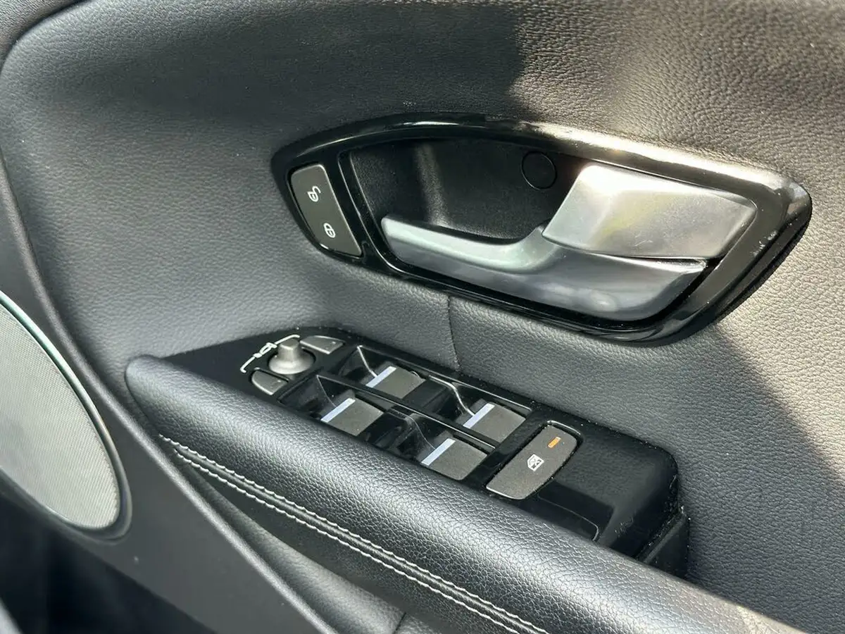 2017-land-rover-range-rover-evoque-20td4-se-tech-hatchback-5d-auto-big-56