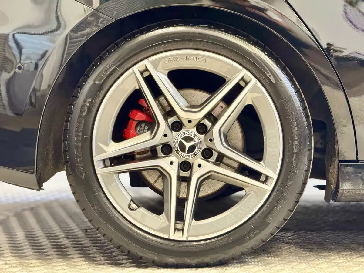 2019-mercedes-benz-a-class-20-a220-amg-line-premium-hatchback-5d-big-9