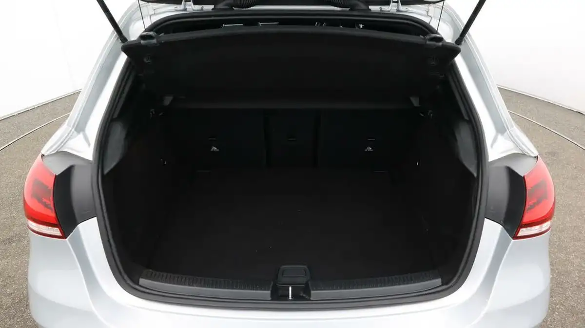 2022-mercedes-benz-a-class-13-a200-amg-line-premium-plus-edition-hatchback-5d-7g-dct-big-17