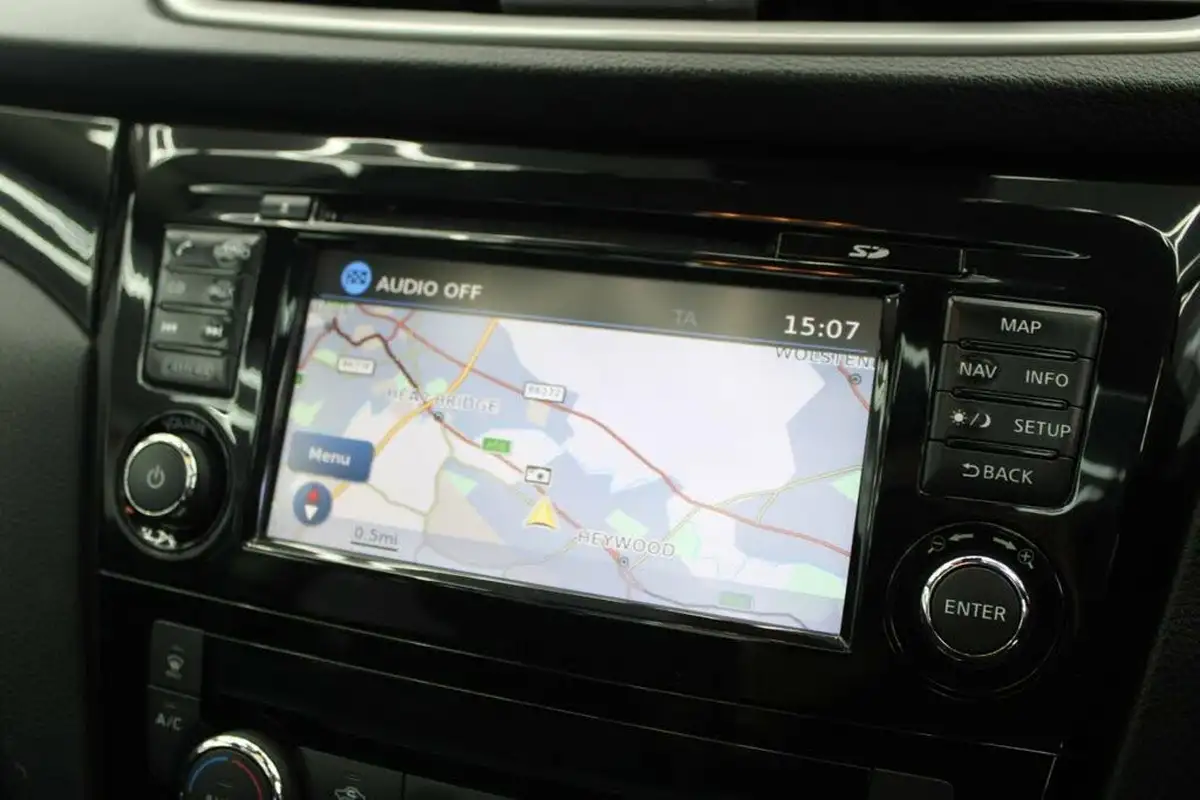 2015-nissan-qashqai-15dci-n-tec-big-1