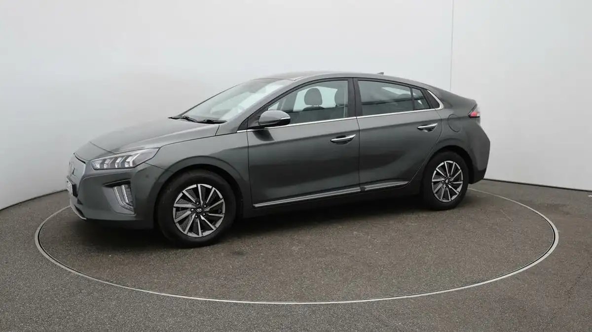 2022-hyundai-ioniq-e-premium-electric-big-60