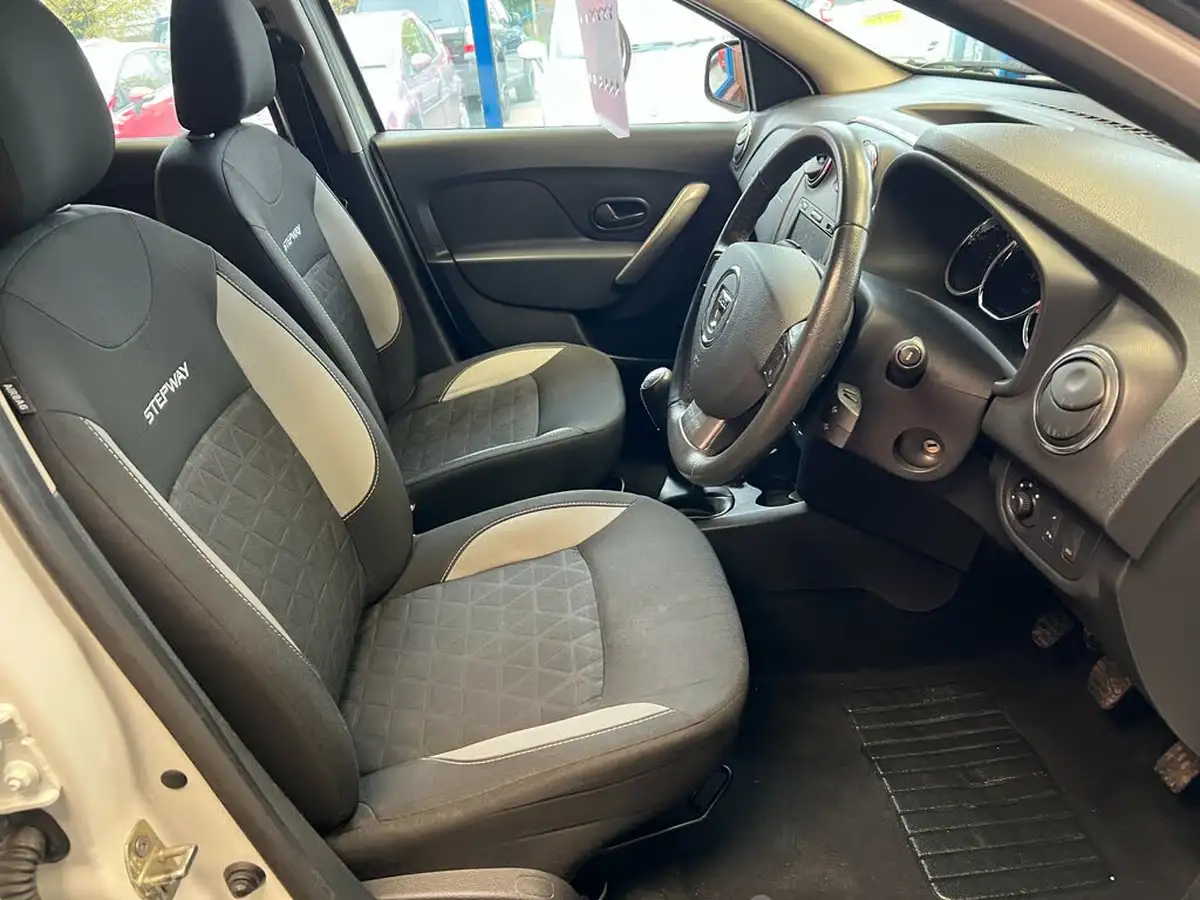 2014-dacia-sandero-stepway-15d-laureate-big-9