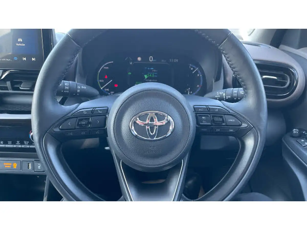 2023-toyota-yaris-cross-15-vvt-i-excel-awd-i-big-7