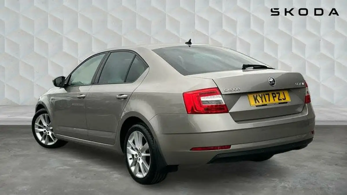 2017-skoda-octavia-14-tsi-se-l-hatchback-dsg-big-2
