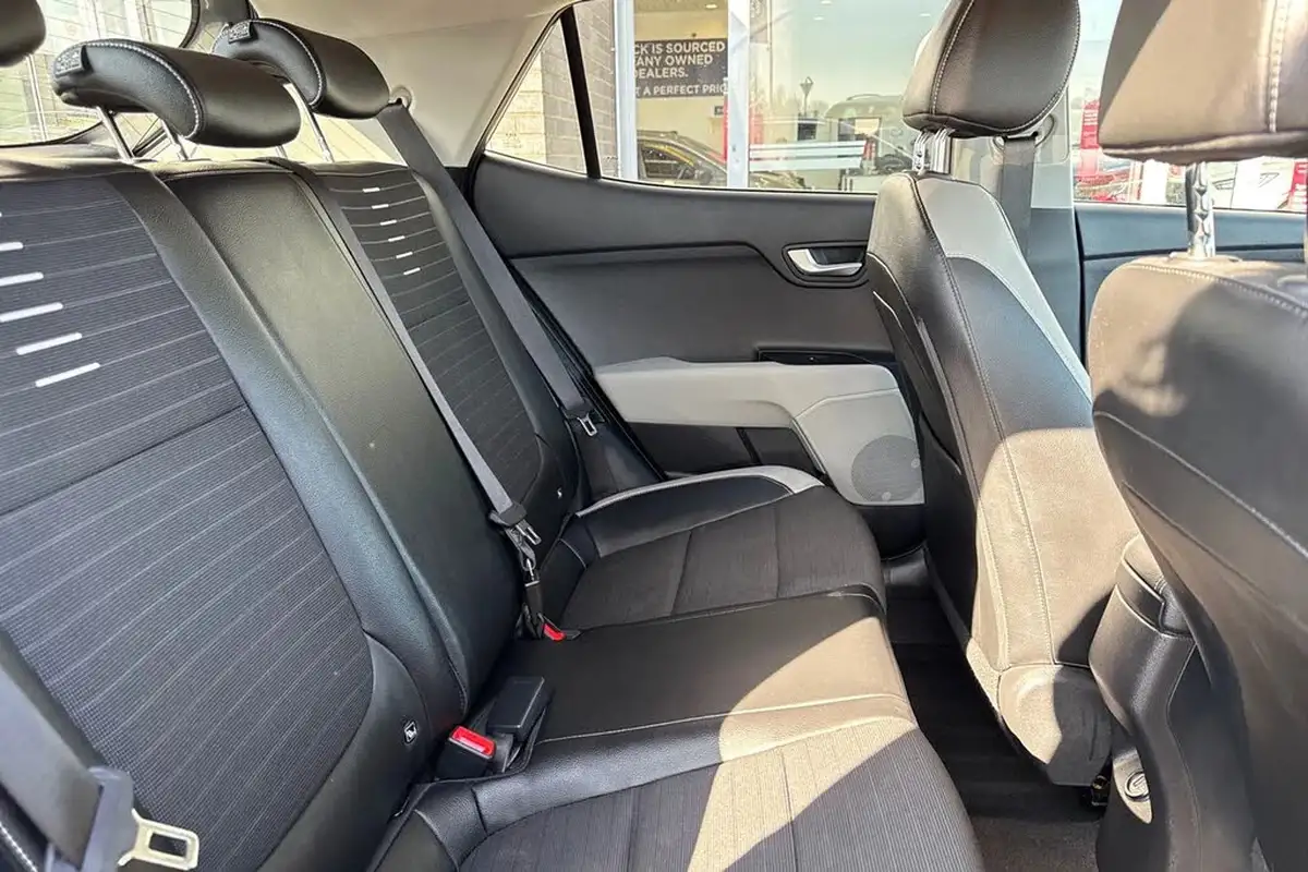 2022-kia-stonic-10-t-gdi-connect-big-18