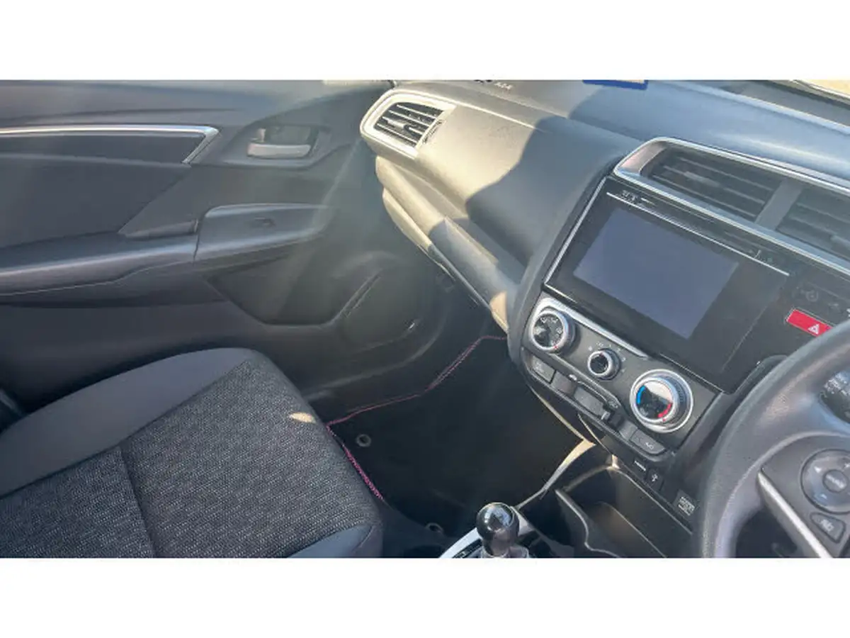 2016-honda-jazz-13-i-vtec-se-big-13