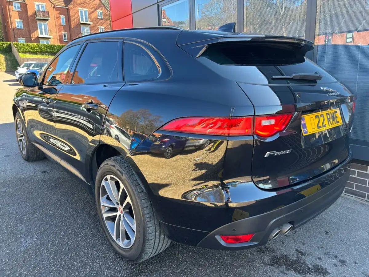 2017-jaguar-f-pace-20-i4d-r-sport-180ps-awd-ss-auto-big-7