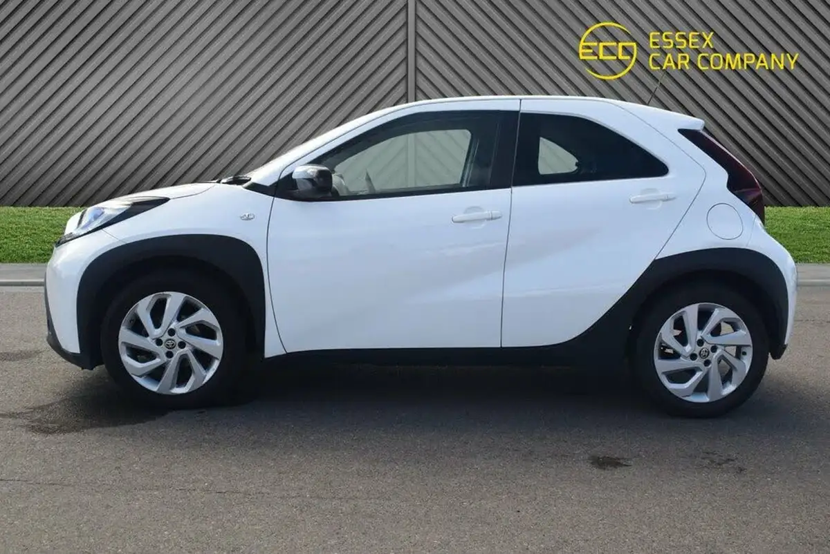 2022-toyota-aygo-x-10-vvt-i-pure-cvt-big-6