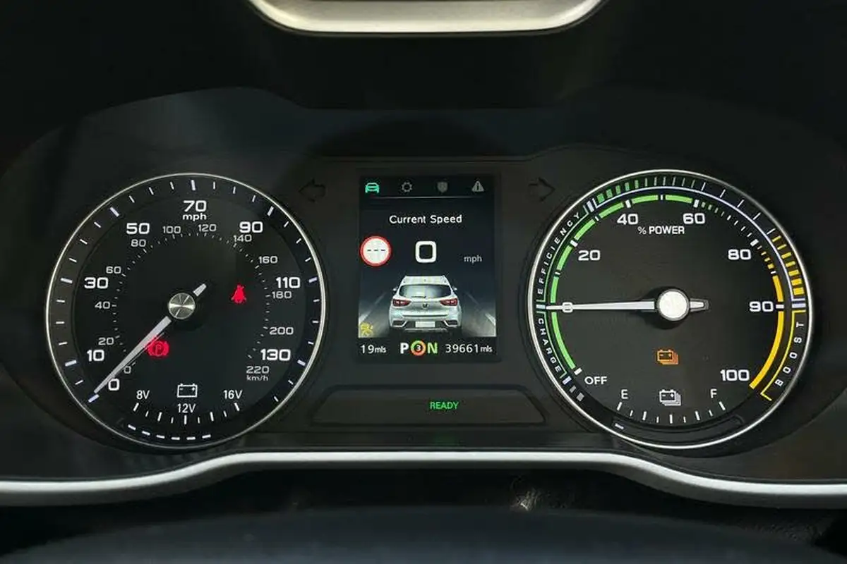 2020-mg-zs-suv-e-exclusive-ev-big-12