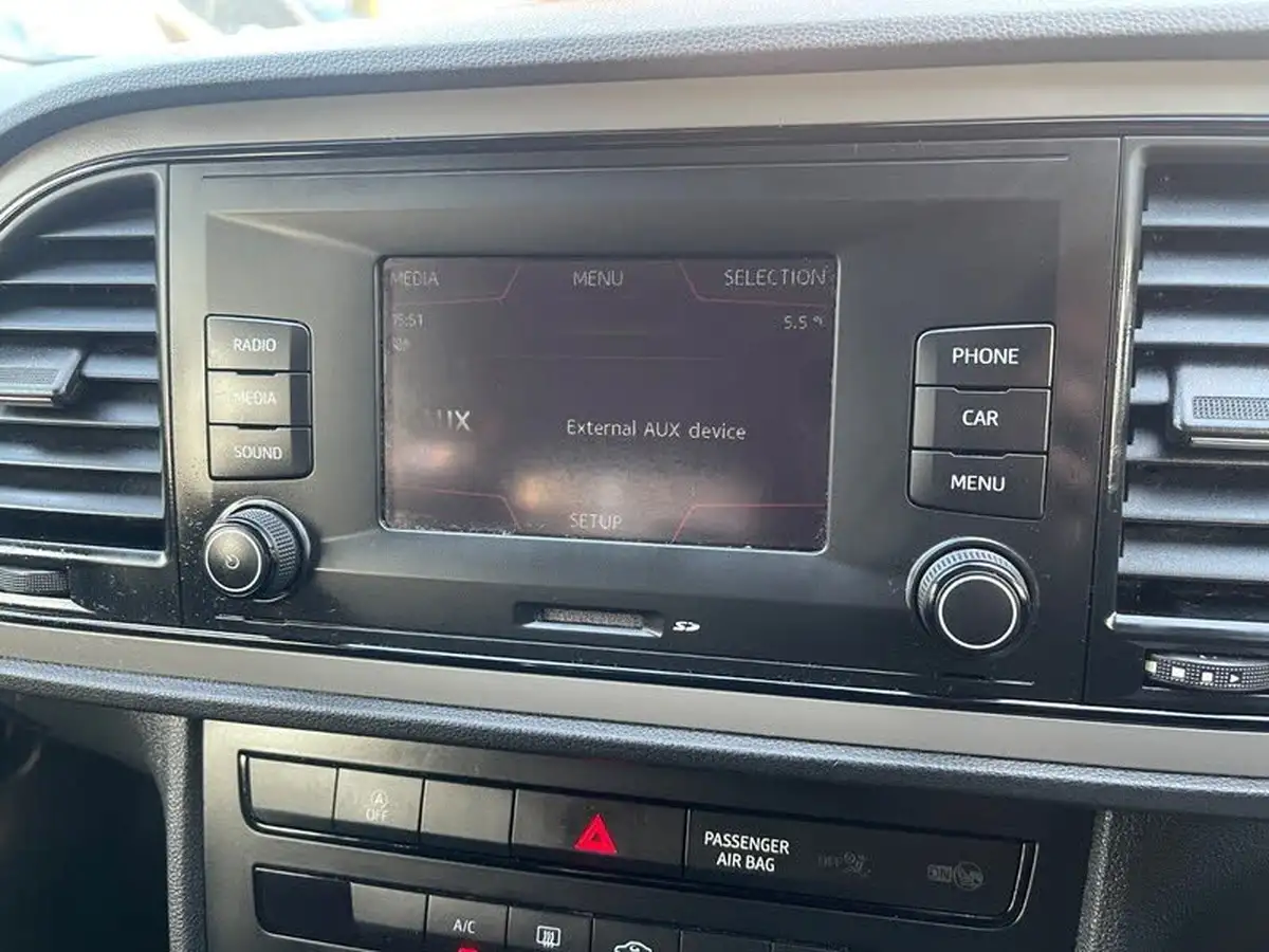 2017-seat-leon-16tdi-s-estate-big-33