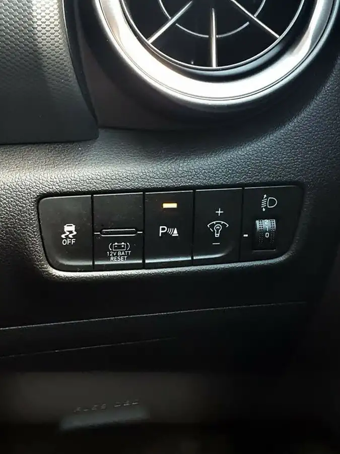 2022-hyundai-kona-16-gdi-premium-big-47