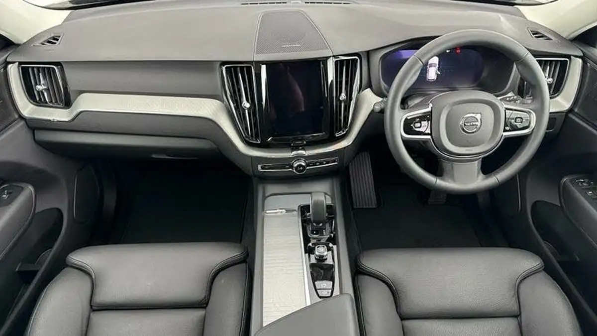 2024-volvo-xc60-20-b5-plus-big-7