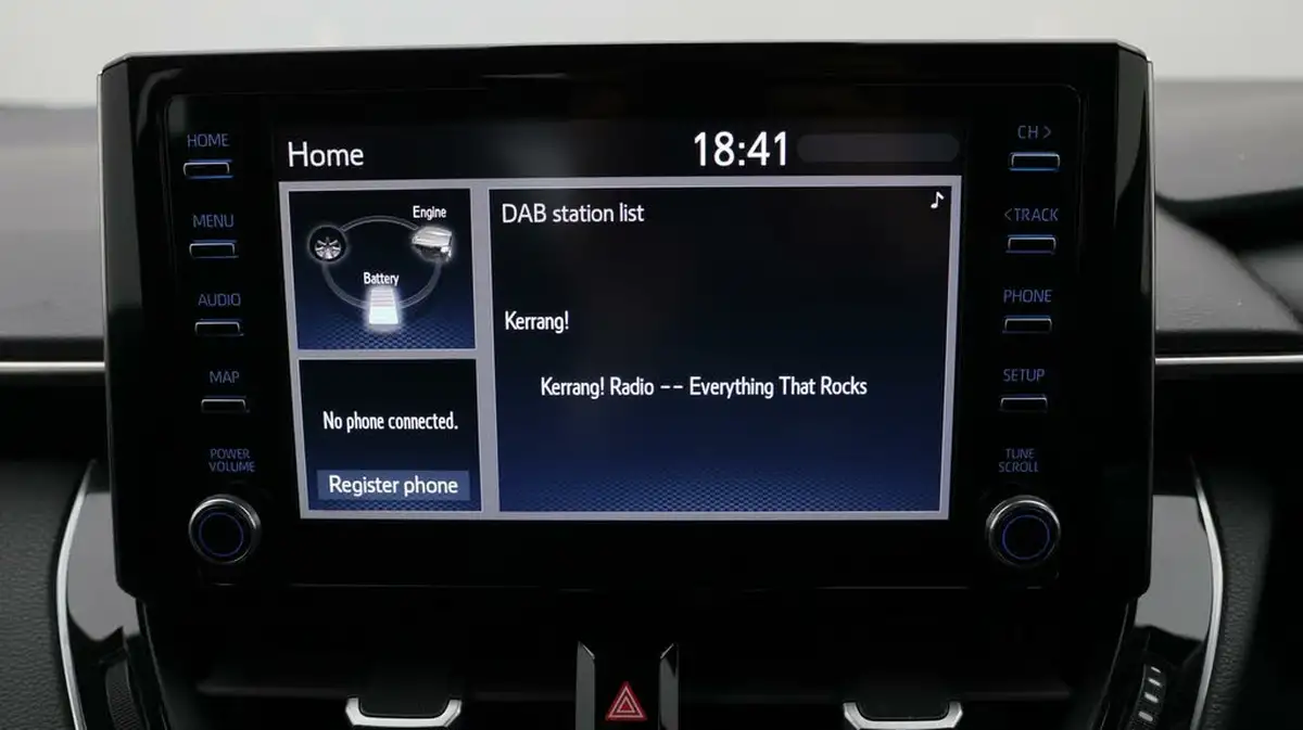 2022-toyota-corolla-18-vvt-i-icon-120bhp-trk-hatchback-5d-big-11