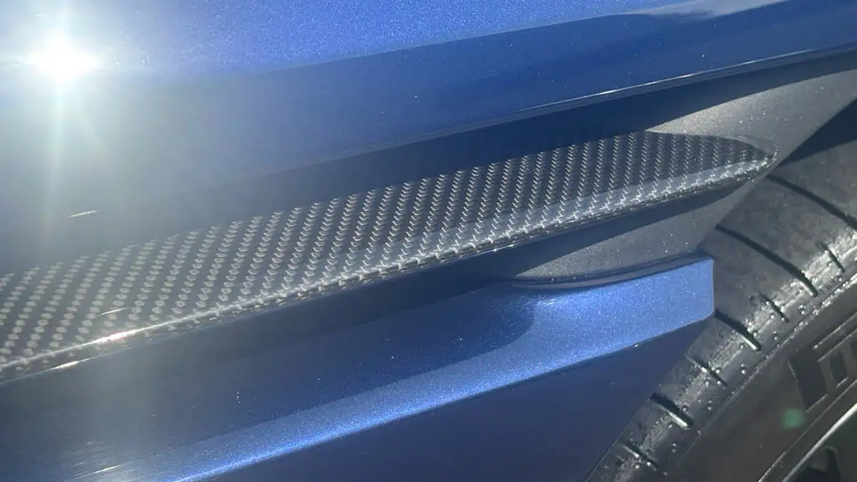 2019-aston-martin-db11-big-16