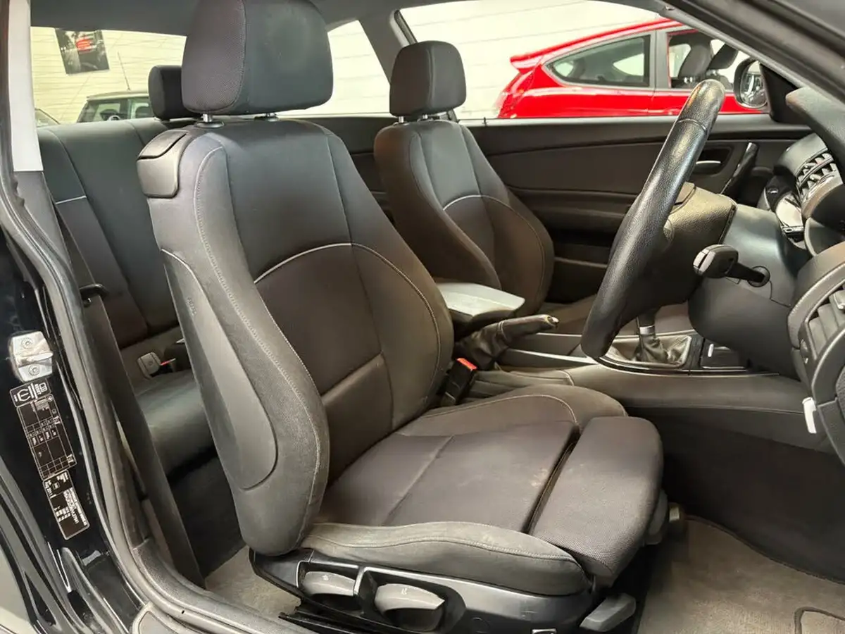 2011-bmw-1-series-20td-120d-sport-coupe-2d-big-31