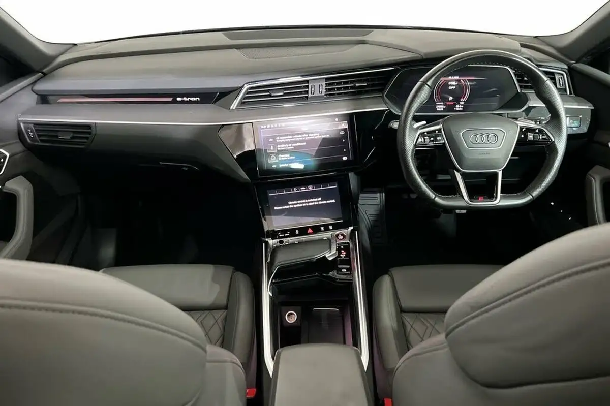 2021-audi-e-tron-e-station-wagon-big-9