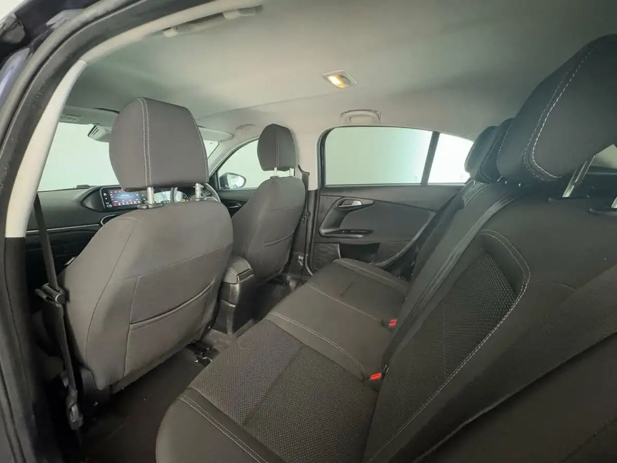 2021-fiat-tipo-10-life-hatchback-big-13