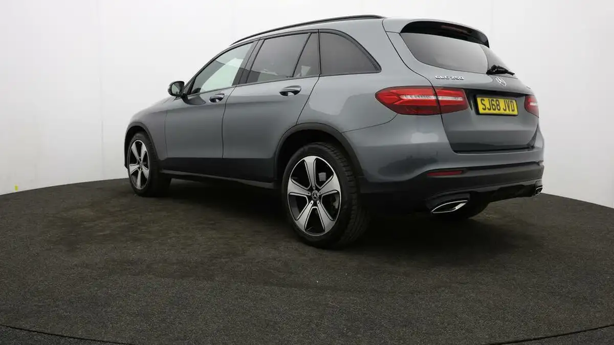 2018-mercedes-benz-glc-class-20-glc250-urban-edition-big-4
