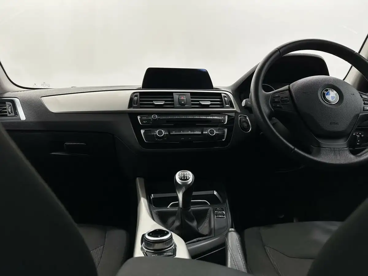 2017-bmw-1-series-15td-116d-se-business-5d-big-17