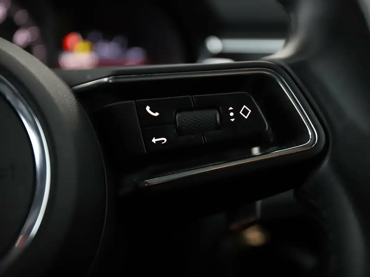 2024-porsche-macan-29-v6-s-big-23