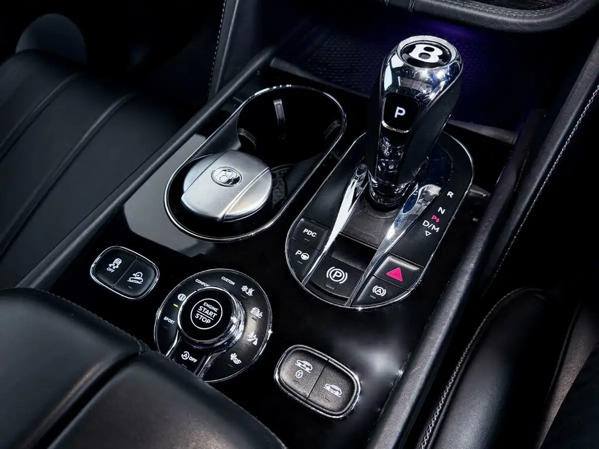 2020-bentley-bentayga-40-v8-542bhp-big-48