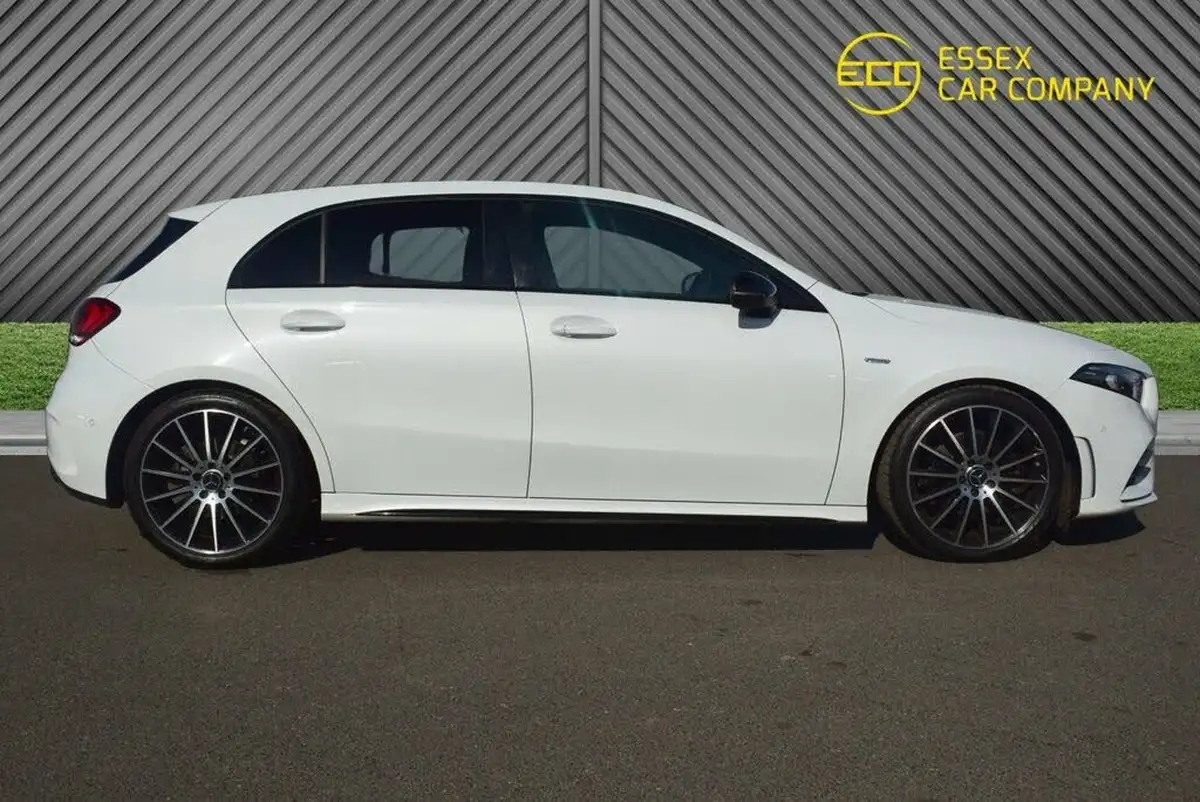 2021-mercedes-benz-a-class-13-a200-exclusive-edition-7g-dct-big-8