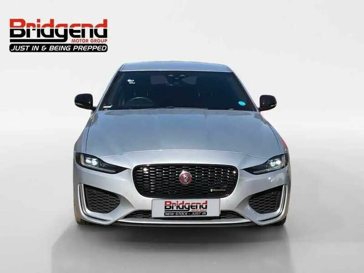 2020-jaguar-xe-20d-r-dynamic-s-big-1