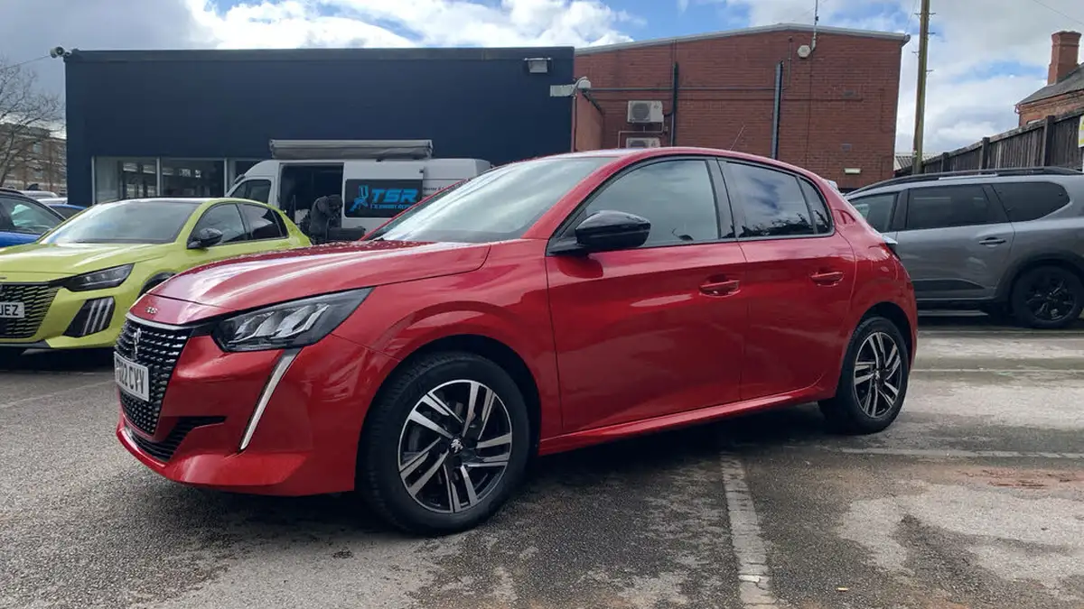 2022-peugeot-208-12-puretech-allure-premium-100bhp-big-6