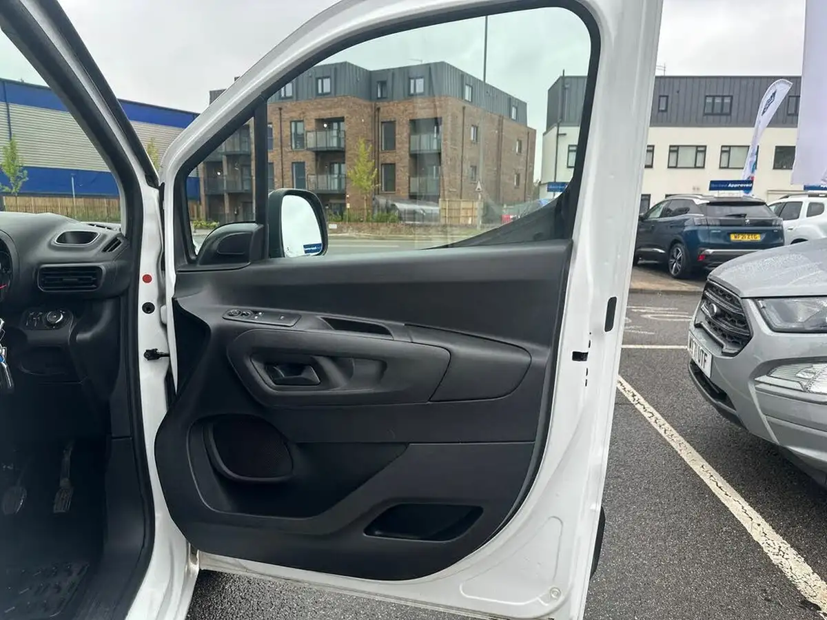 2021-vauxhall-combo-15cdti-dynamic-2300-100pseu6dt-l2h1-panel-big-34