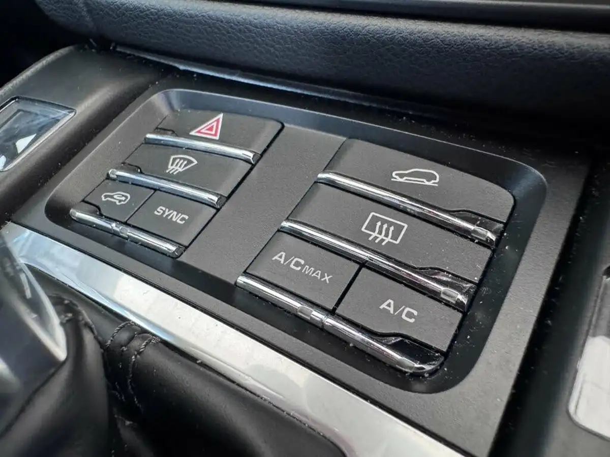 2019-porsche-macan-30-v6-s-big-45
